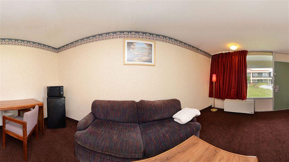 Red Carpet Inn & Suites Carneys Point/Wilmington Екстериор снимка